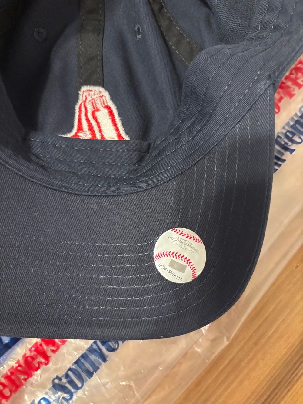Boston Red Sox Noah Kahan Live at Fenway Concert Baseball Hat - Picture 4 of 4